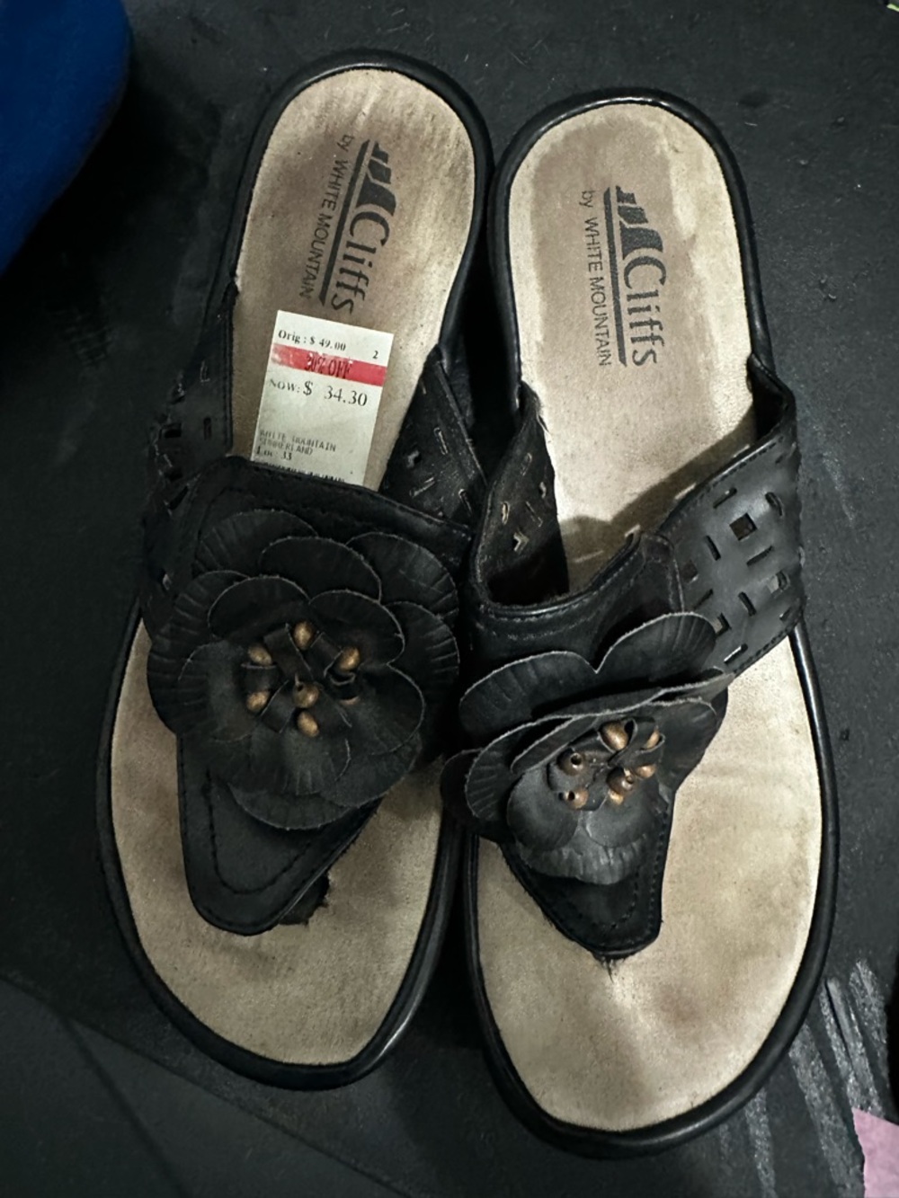 White Mountain Black Floral Toe-Post Sandals